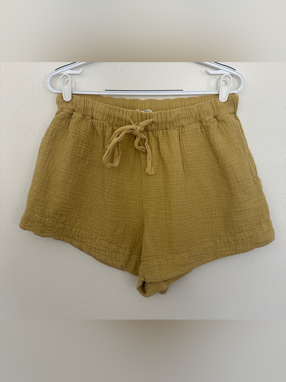 THE GREAT. Mustard Yellow Cotton Gauze Drawstring Shorts Size 1 / M